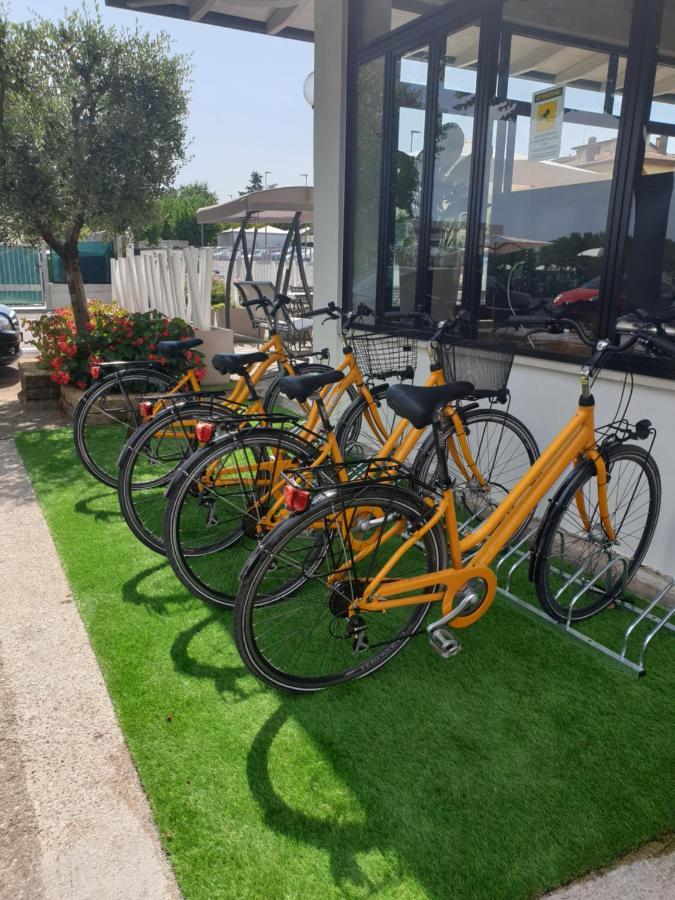 Hotel La Favorita Peschiera del Garda Exterior foto