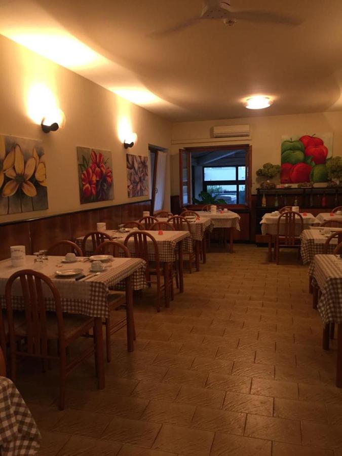 Hotel La Favorita Peschiera del Garda Exterior foto